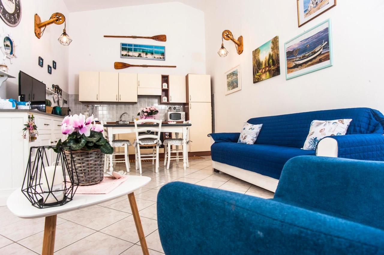 Casa Vacanze Luna Pula Exteriör bild